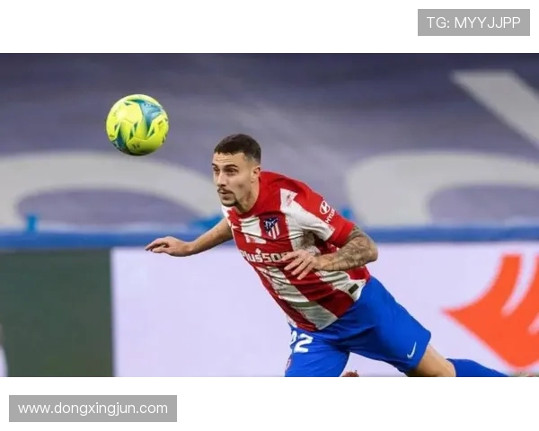 埃尔莫索强吻风波后重返国家队获新帅征召再掀舆论热议成为焦点话题